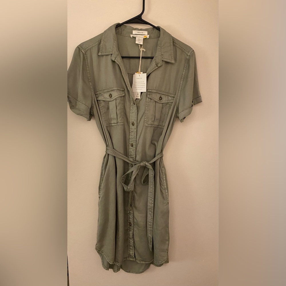 NWT. C&C California Women’s Green Button-Up Dress with Tie Front